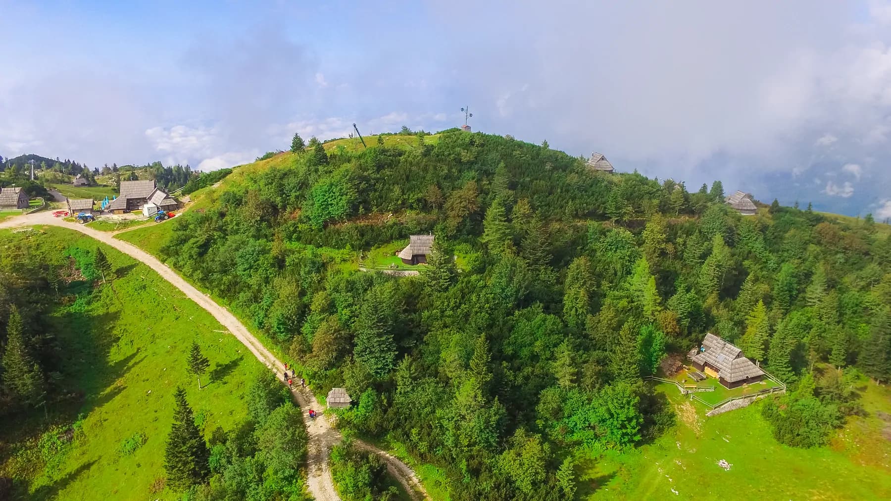 Pogled na pastirsko naselje Velike planine